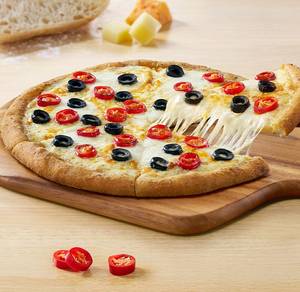 Sourdough Slim Fiery Peri Peri Veg Pizza (Med)