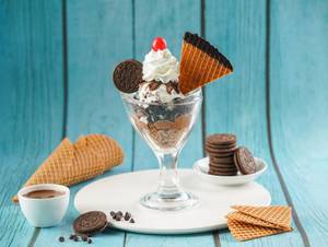 Ferro-rocher Oreo Sundae