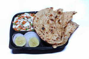 Paneer Kadai + Tandoor Roti 2 / 1 Butter Naan + Salad