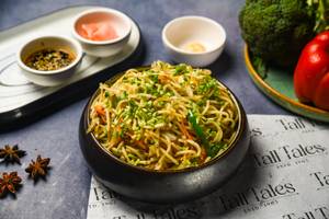 Vegetable Hakka Noodles