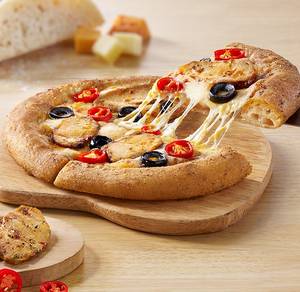 Sourdough Fiery Peri Peri Chicken Pizza (Reg)