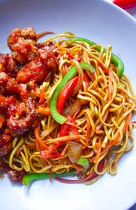 Chicken chilli [2 pcs]+Veg Noodles