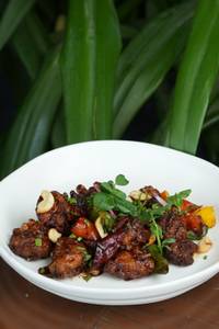 KUNG PAO CHICKEN