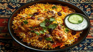 Murg Hyderabadi Biryani With Raita Free  (4pcs)