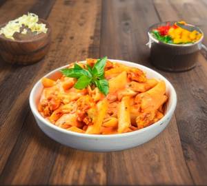 Tangy sauce chicken pasta