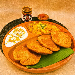 Aloo Puri Sabji (4 Pooris)
