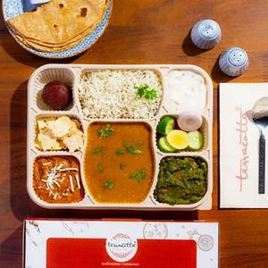 Premium Punjabi Pack Thali With Tawa Roti