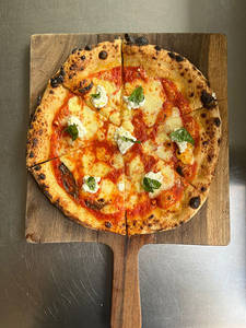 B&C Margarita Pizza 10