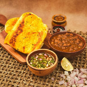 Pandit Ji Chole Kulche