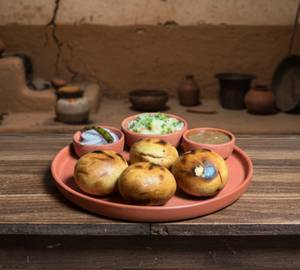 Paneer Butter Baati + Chokha