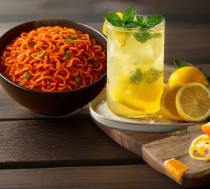 Schezwan Maggie With Lemonsoda