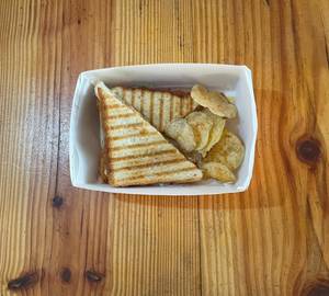 Cheese omelette sandwich with wafers