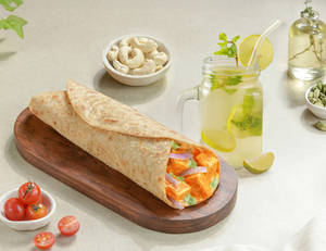 Any BIG Classic Roll + Lemonade