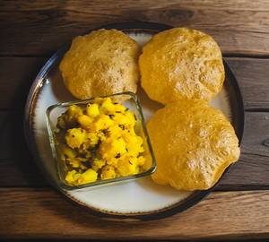3 Puri + Aloo Puttu