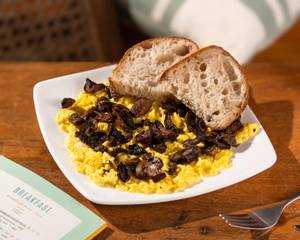 Scrambled Eggs Pots With Roasted Mushrooms