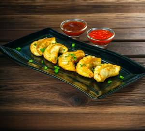 Fried chicken momos [5 pieces]