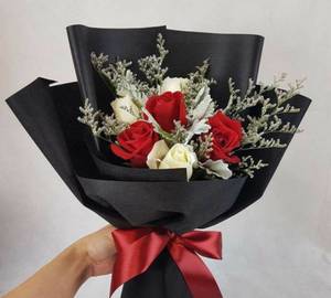 Red Red White Rose Small Boutique