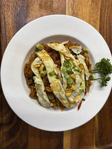 Chicken Phad Thai Flat Rice Noodles