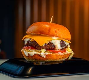 Classic Beef Cheese Burger