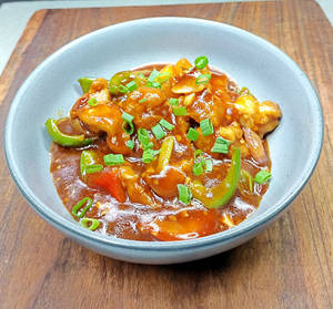 Diced Chicken In Choice Of Sauce