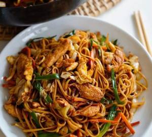 Schezwan Chicken Noodles