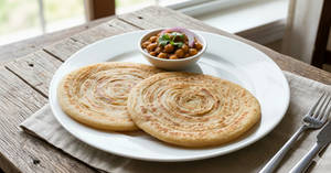 2 Laccha Paratha With Spicy Chana Masala