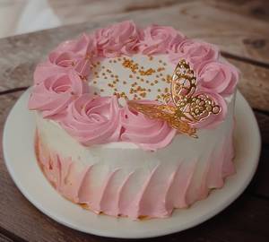 Eggless strawberry cake [500 grams]