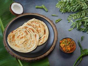 Malabar Paratha With Kurma (350 Gms)
