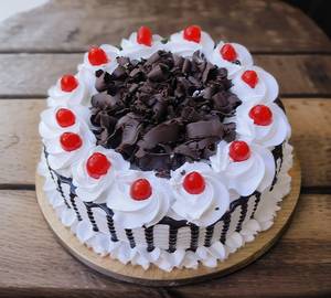 Eggless balckforest cake [500 grams]