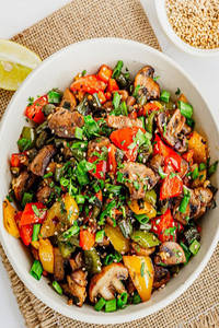Garlic Mix Vegetable Saut With Paneer & Mushroom.
