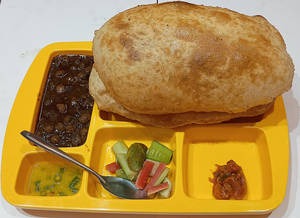 Chole Bhature 2 Pcs