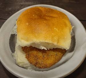 Tandoor Vadapav