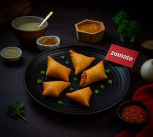 Veg Spring Roll (2 Pcs)