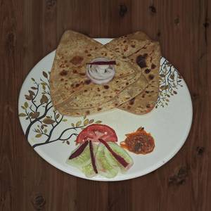 4 Butter Tikona Paratha