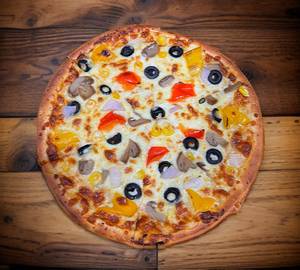 Deluxe Margherita Pizza