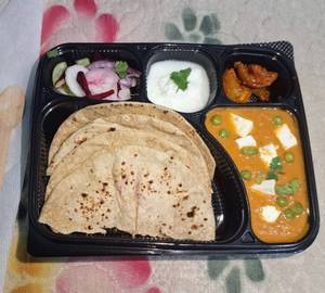Paneer Matar Bhurji With 4 Butter Roti