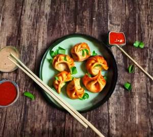 Paneer tikka momos