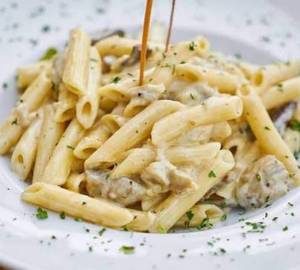 Classic alfredo pasta