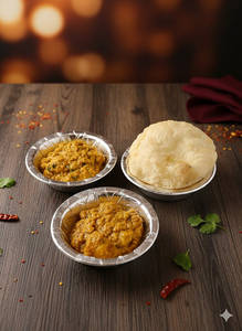 Kachori With Alu Dum