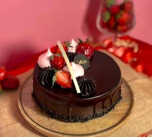 Eggless Chocolate Strawberry Cake [500 G]