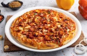 Classic loaded chicken delight pizza