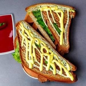 Cheese Chilly Mayonnaise Toast
