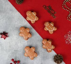 Gingerbread Macarons [Per Piece] 