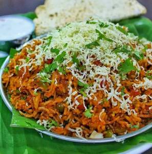 Cheese And Paneer Tawa Pulao