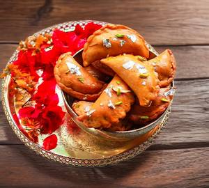 Gujiya (Mawa And Dry Fruits)2 Peices
