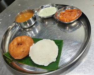 Idli Vada (1pc Each)