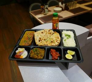 Shri Mini Thali [Serves 1]