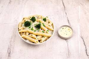 White sauce pasta