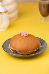 Blueberry Butter Cream Bun