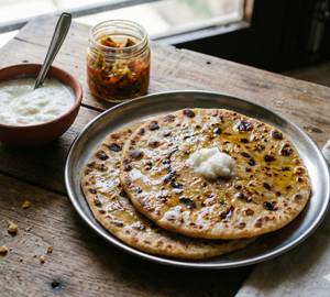 2 Aloo paratha with curd and pickle